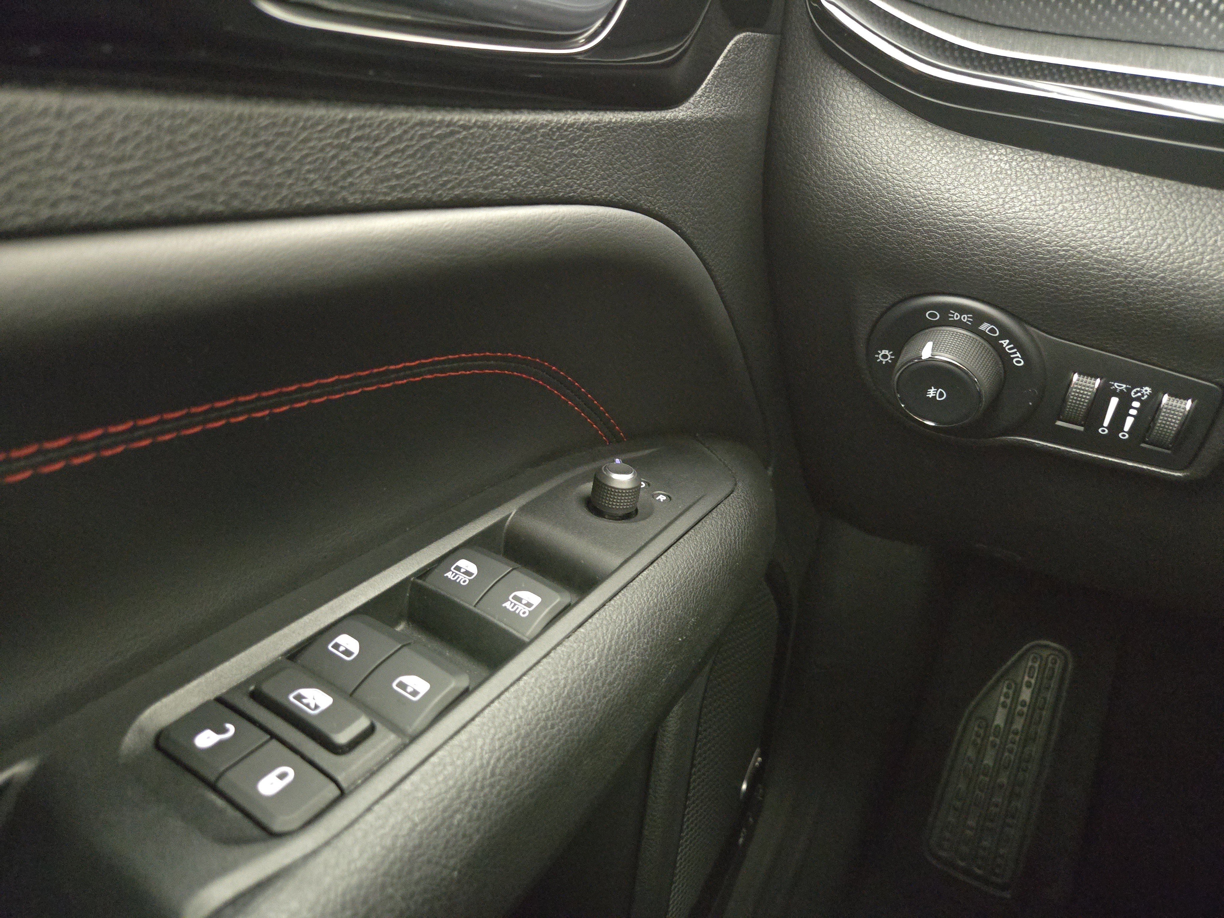 Used 2022 Jeep Compass Trailhawk w/ Trailhawk Elite Group image 30