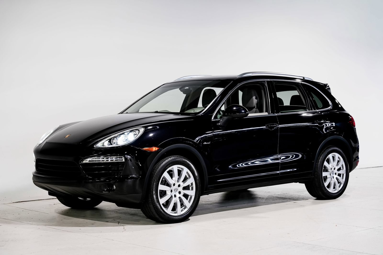 Used 2013 Porsche Cayenne Diesel AWD/4WD image 6