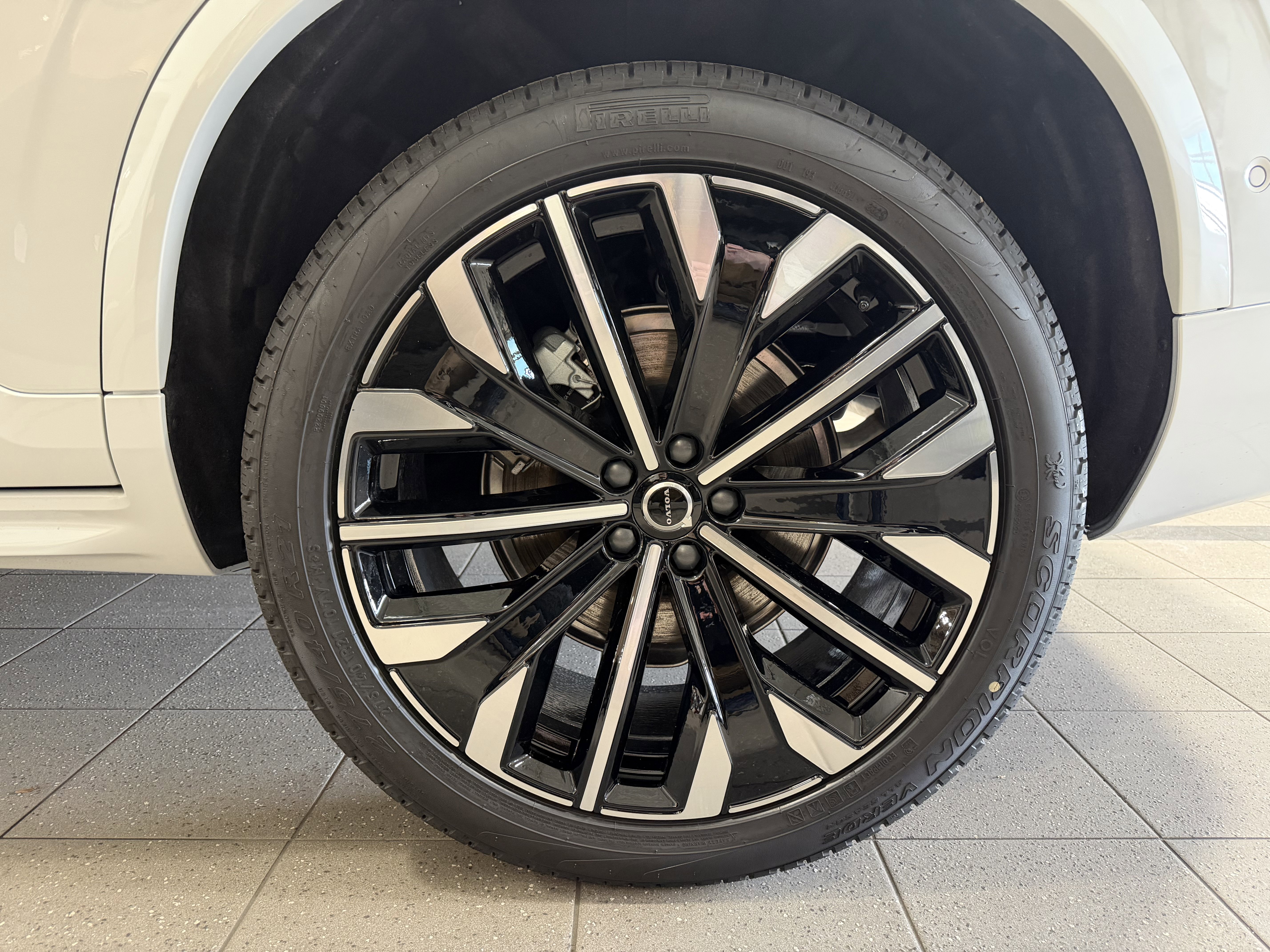 New 2026 Volvo XC90 B6 Ultra AWD/4WD image 7