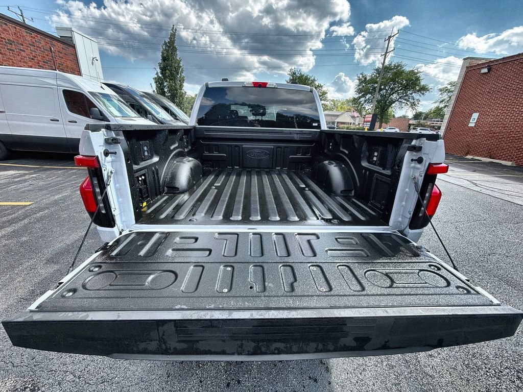 Used 2025 Ford F150 Lightning XLT AWD/4WD image 21