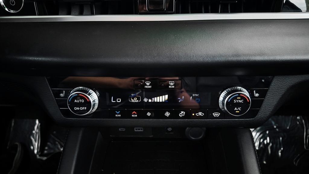 Used 2023 Mitsubishi Outlander SEL AWD/4WD image 31