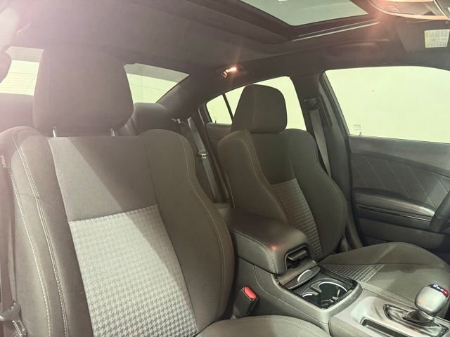 Used 2023 Dodge Charger R/T w/ Harman/Kardon Audio Group image 27