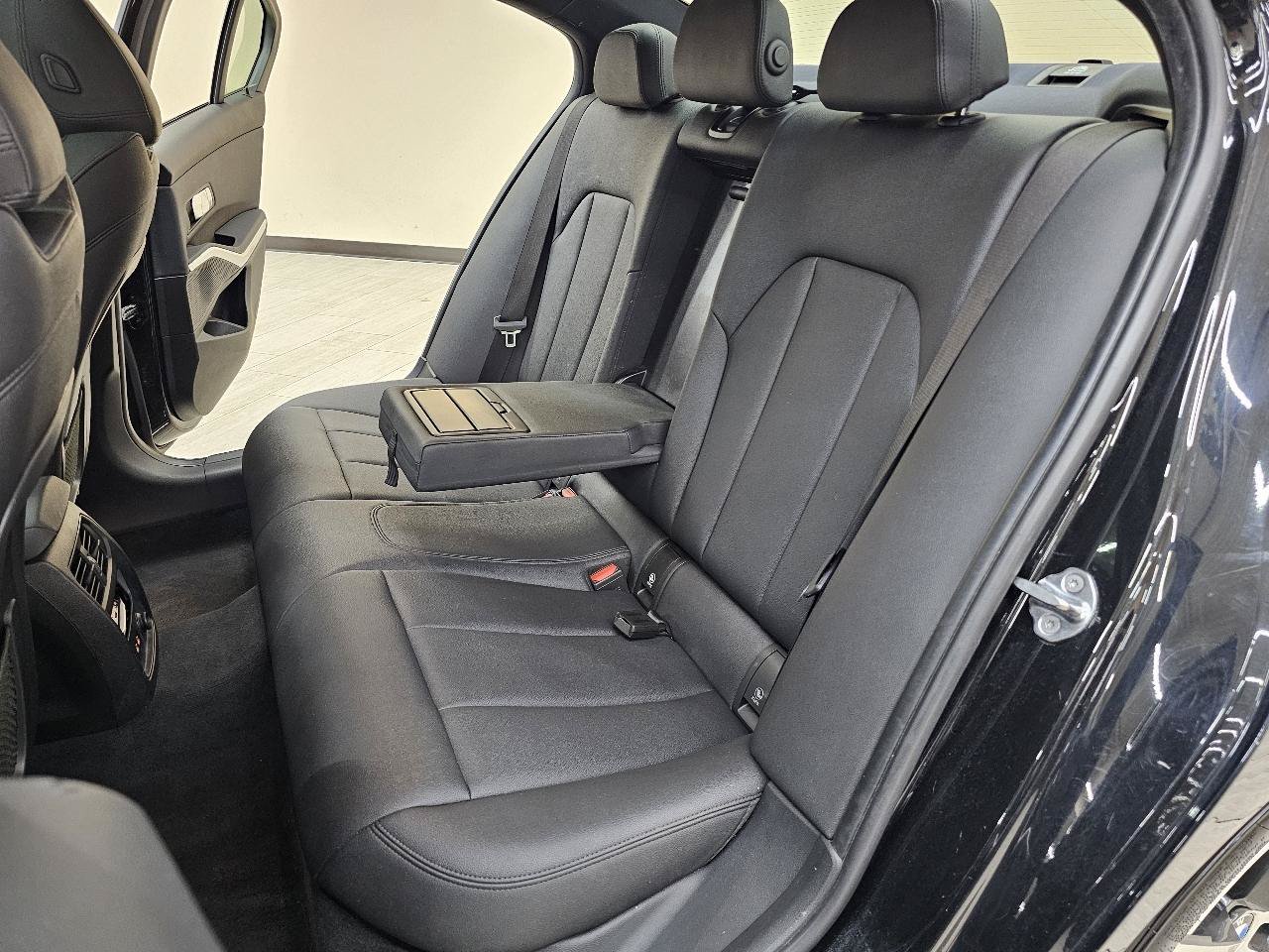 Used 2020 BMW 330i Sedan RWD image 24