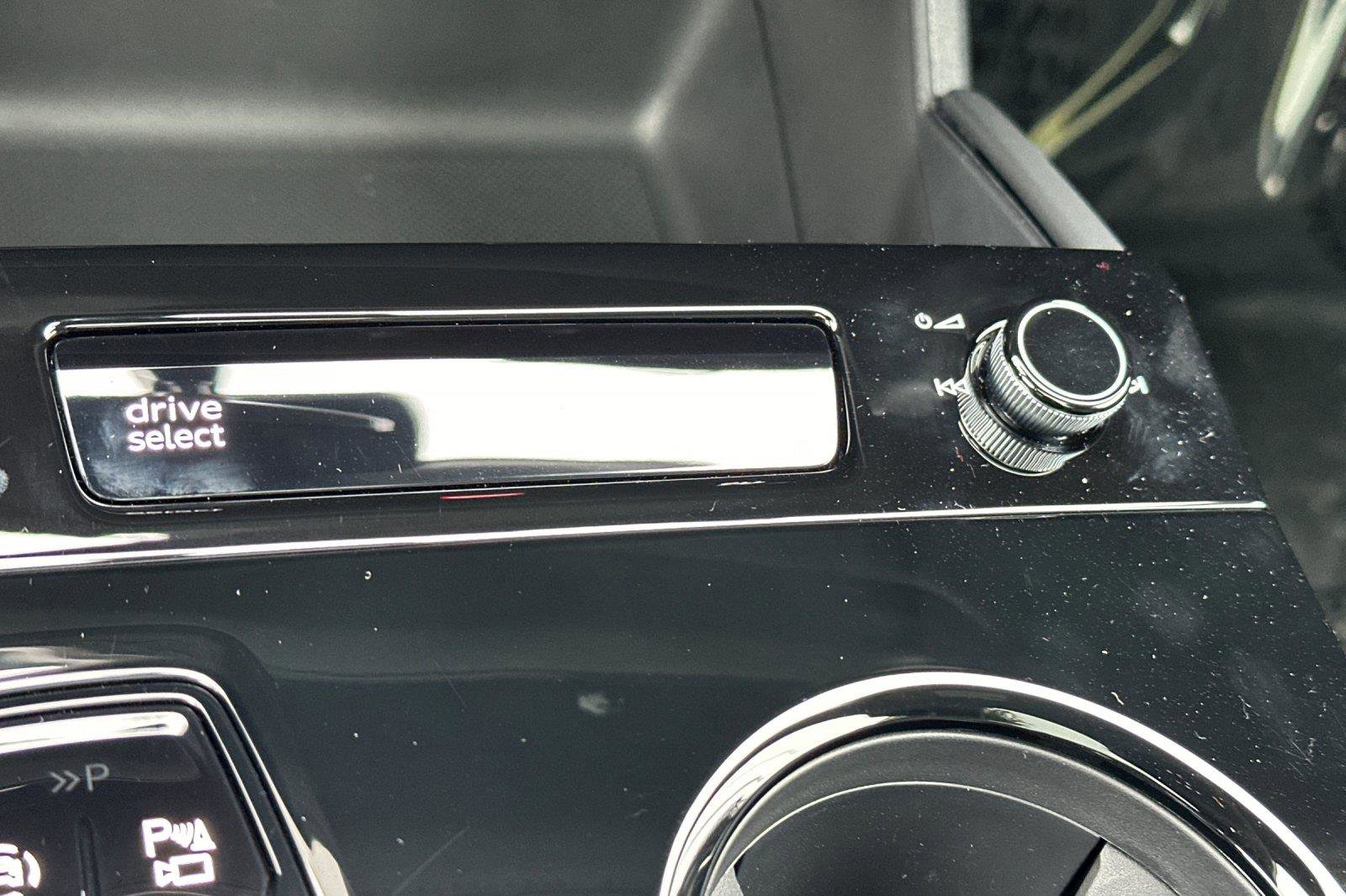 New 2025 Audi Q6 e-tron Premium Plus image 20