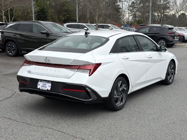 New 2026 Hyundai Elantra Limited FWD image 8