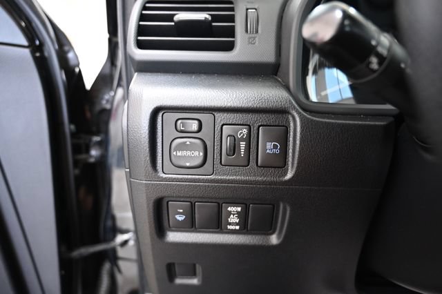 Used 2020 Toyota 4Runner Limited AWD/4WD image 29