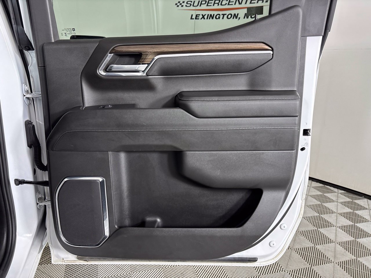 Used 2024 Chevrolet Silverado 1500 LT AWD/4WD image 27