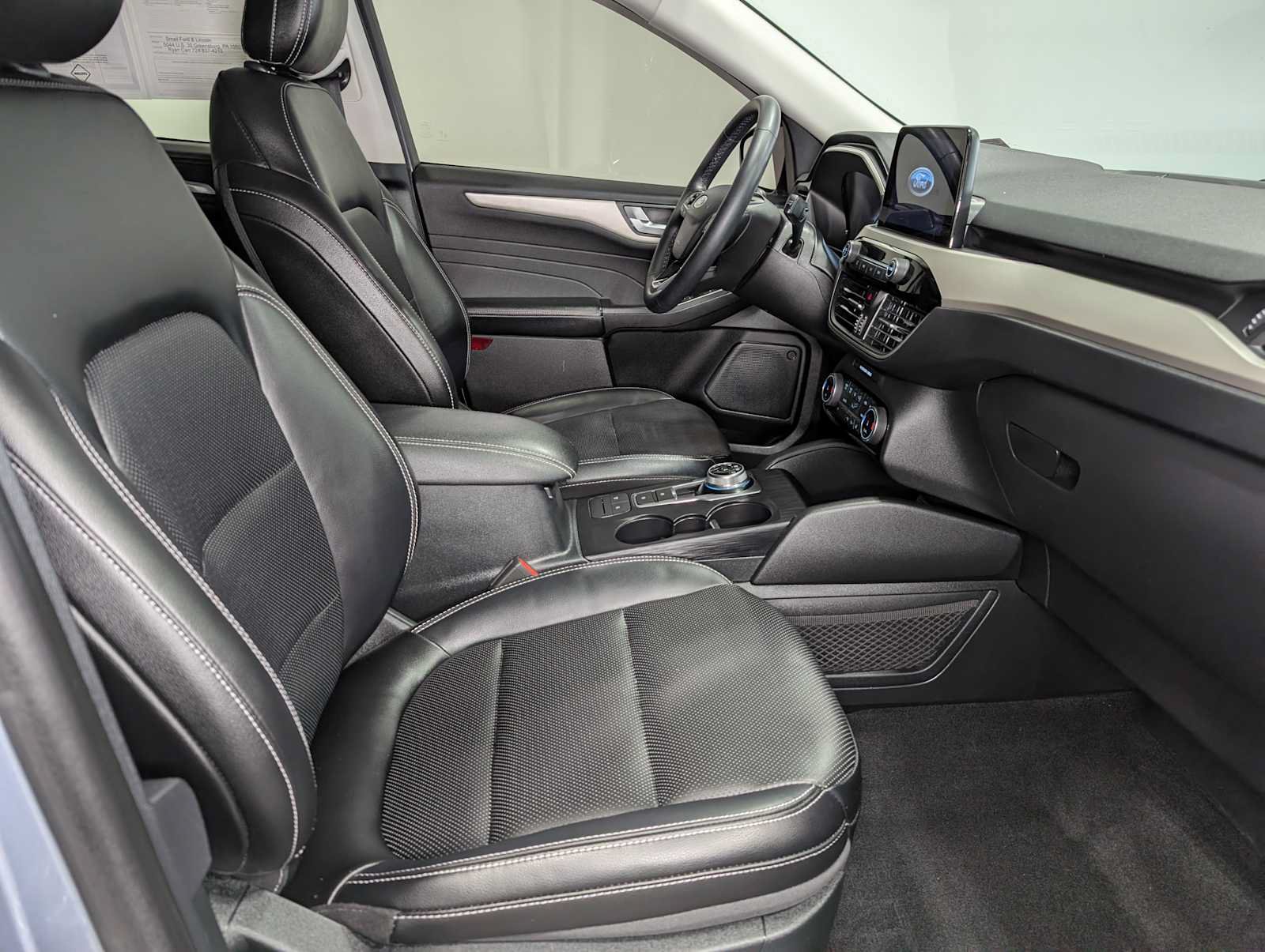 Used 2022 Ford Escape SEL w/ Technology Package AWD/4WD image 40