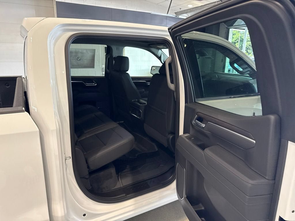 New 2026 GMC Sierra 1500 SLT AWD/4WD image 15