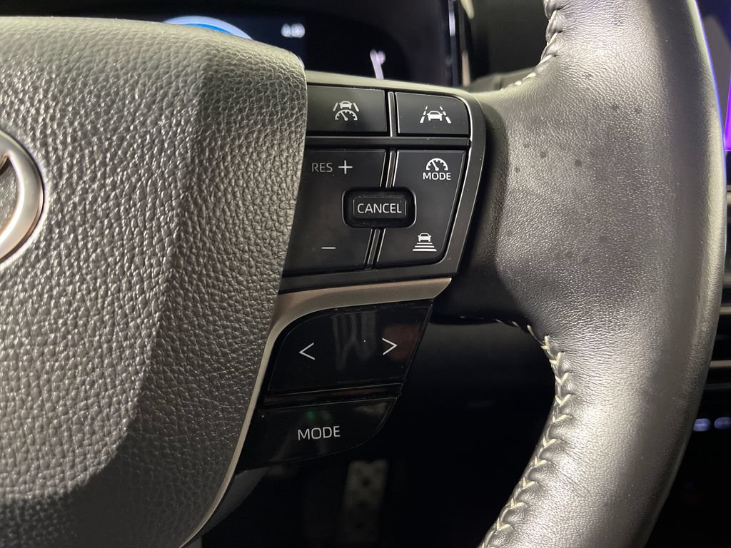 Certified 2025 Toyota Camry SE FWD image 27