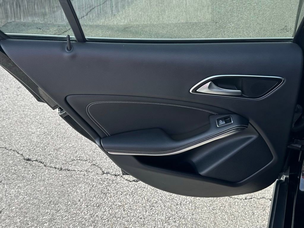 Used 2015 Mercedes-Benz GLA 250 image 19