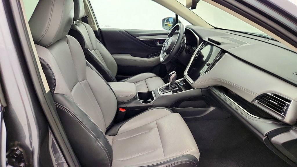 Used 2022 Subaru Outback Limited image 25