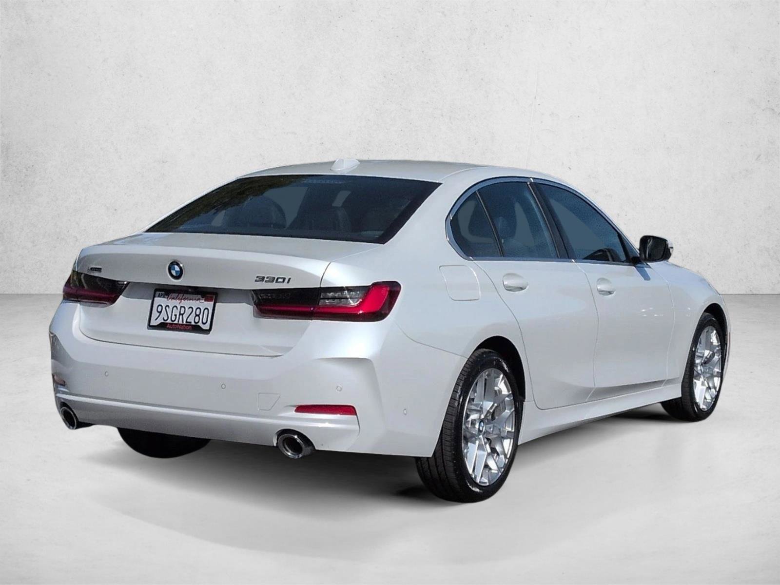 Used 2025 BMW 330i xDrive Sedan AWD/4WD image 5