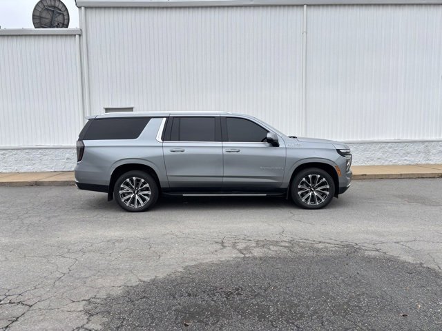 Certified 2025 Chevrolet Suburban High Country image 15
