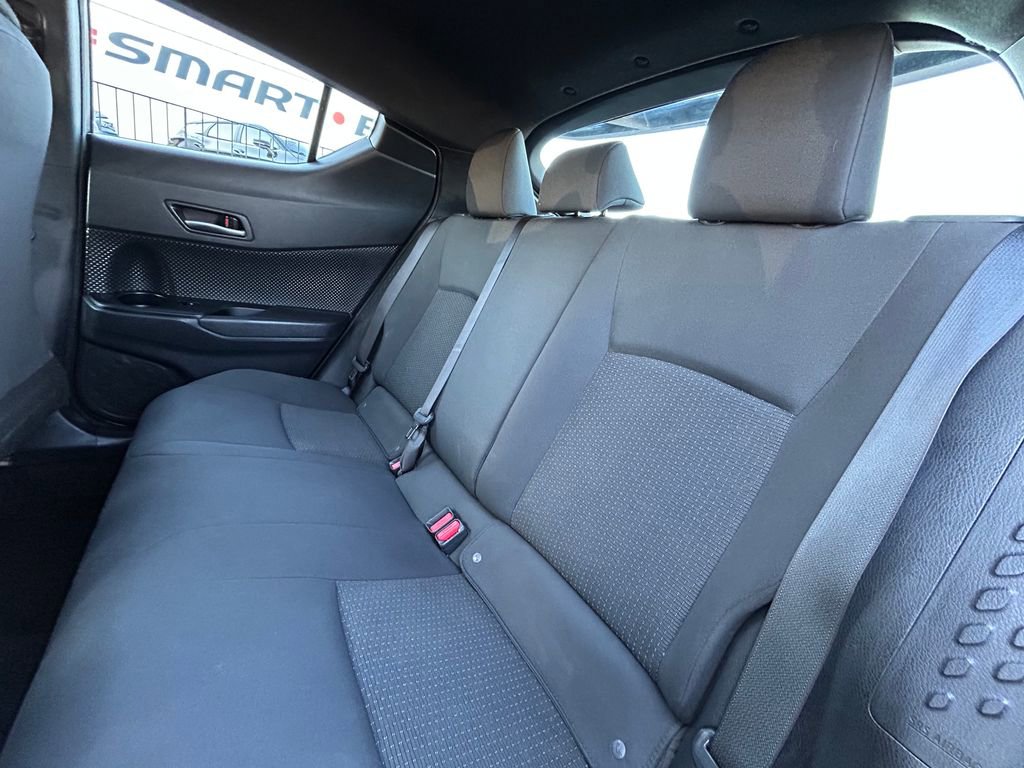 Used 2019 Toyota C-HR LE image 17