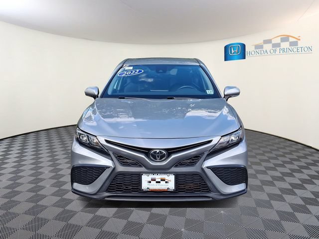 Used 2022 Toyota Camry SE AWD/4WD image 2