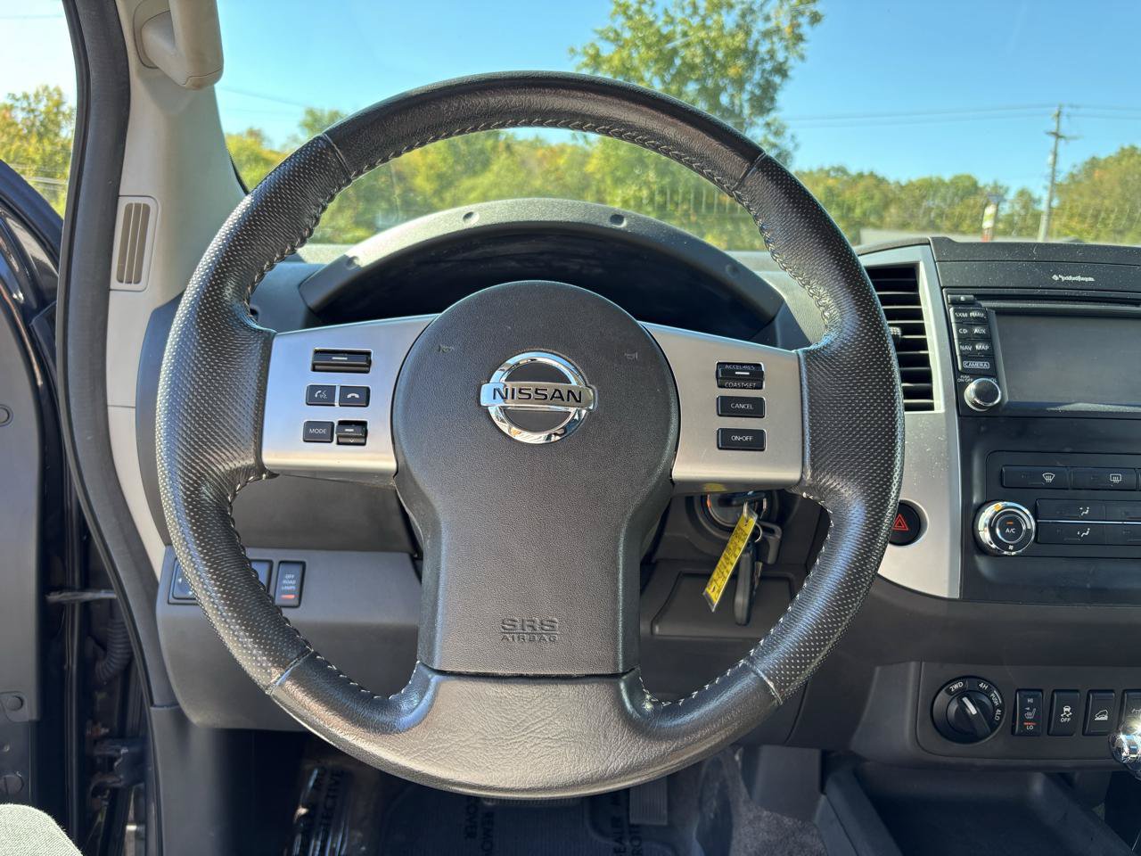 Used 2014 Nissan Xterra PRO-4X w/ Pro-4x Leather Package AWD/4WD image 19