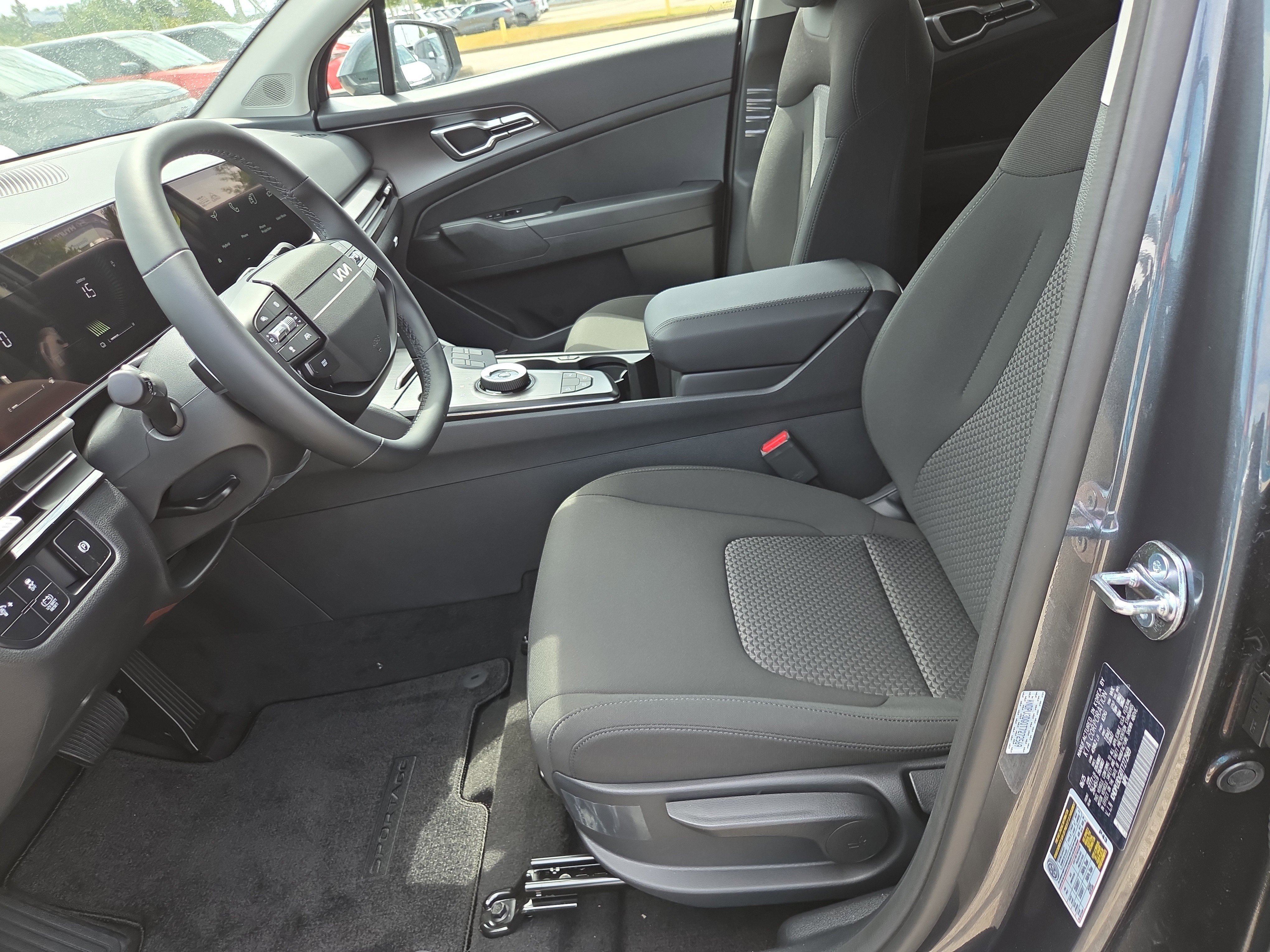 New 2026 Kia Sportage LX image 4