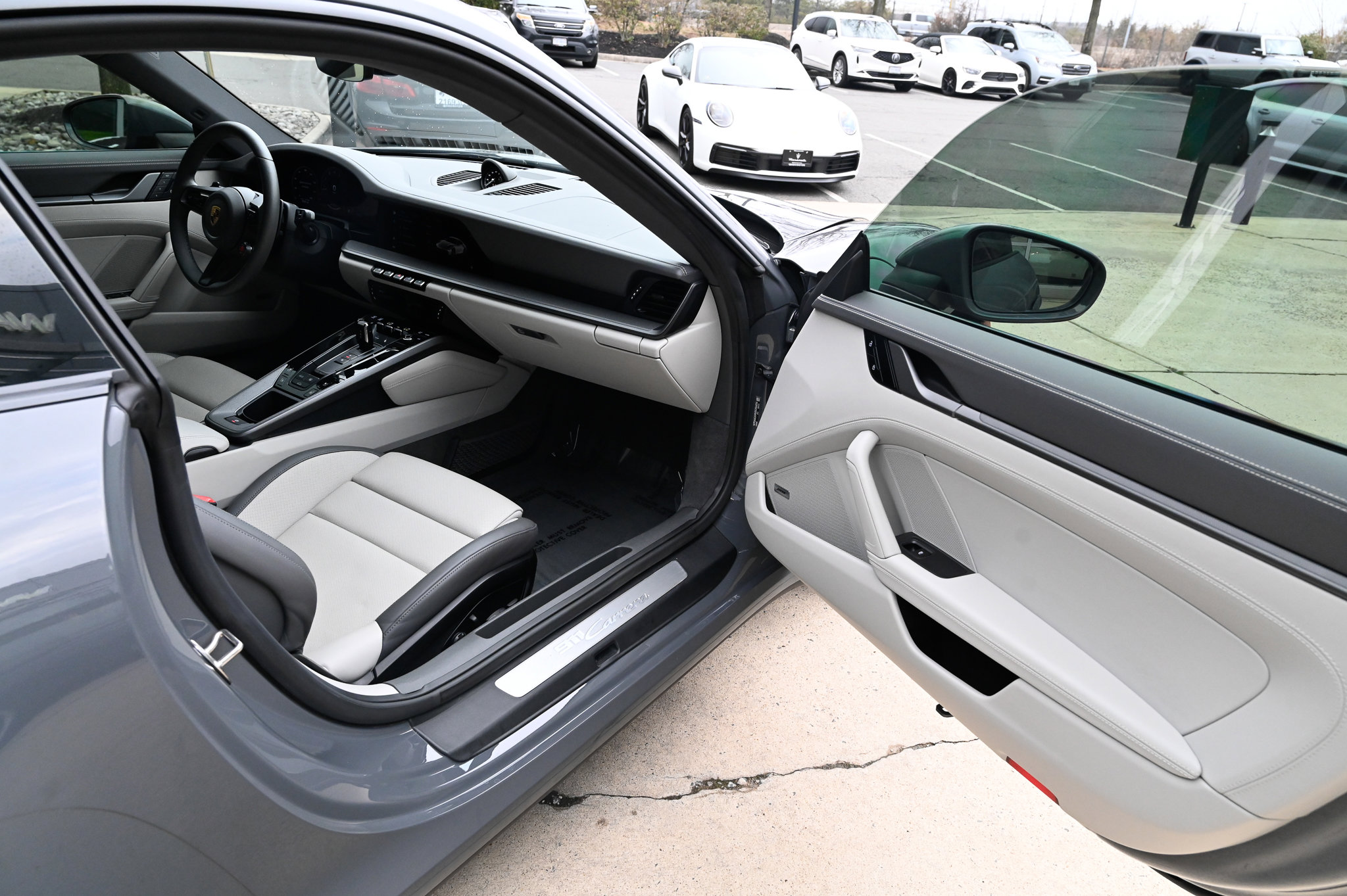 Used 2025 Porsche 911 Carrera image 38