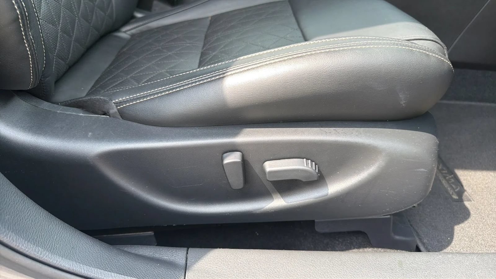 Used 2018 Nissan Maxima Platinum FWD image 27