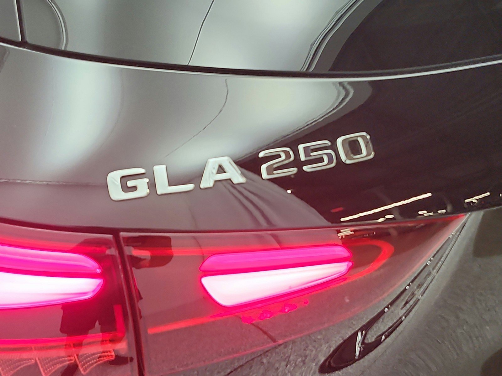 Certified 2025 Mercedes-Benz GLA 250 image 33