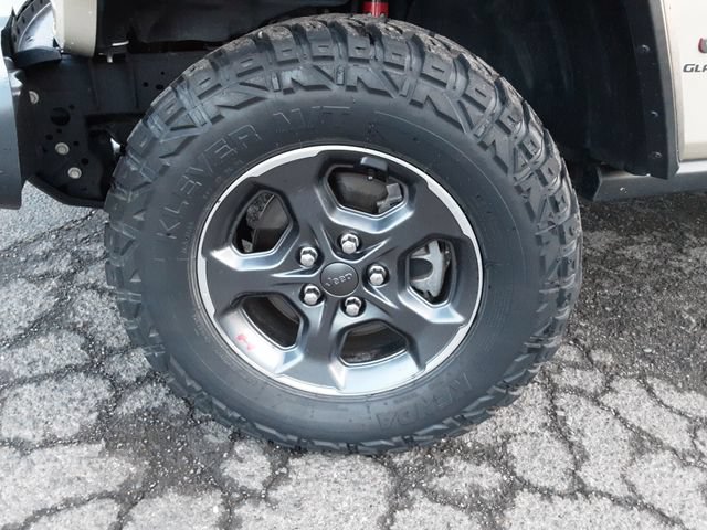 Used 2020 Jeep Gladiator Rubicon w/ Trailer Tow Package AWD/4WD image 31