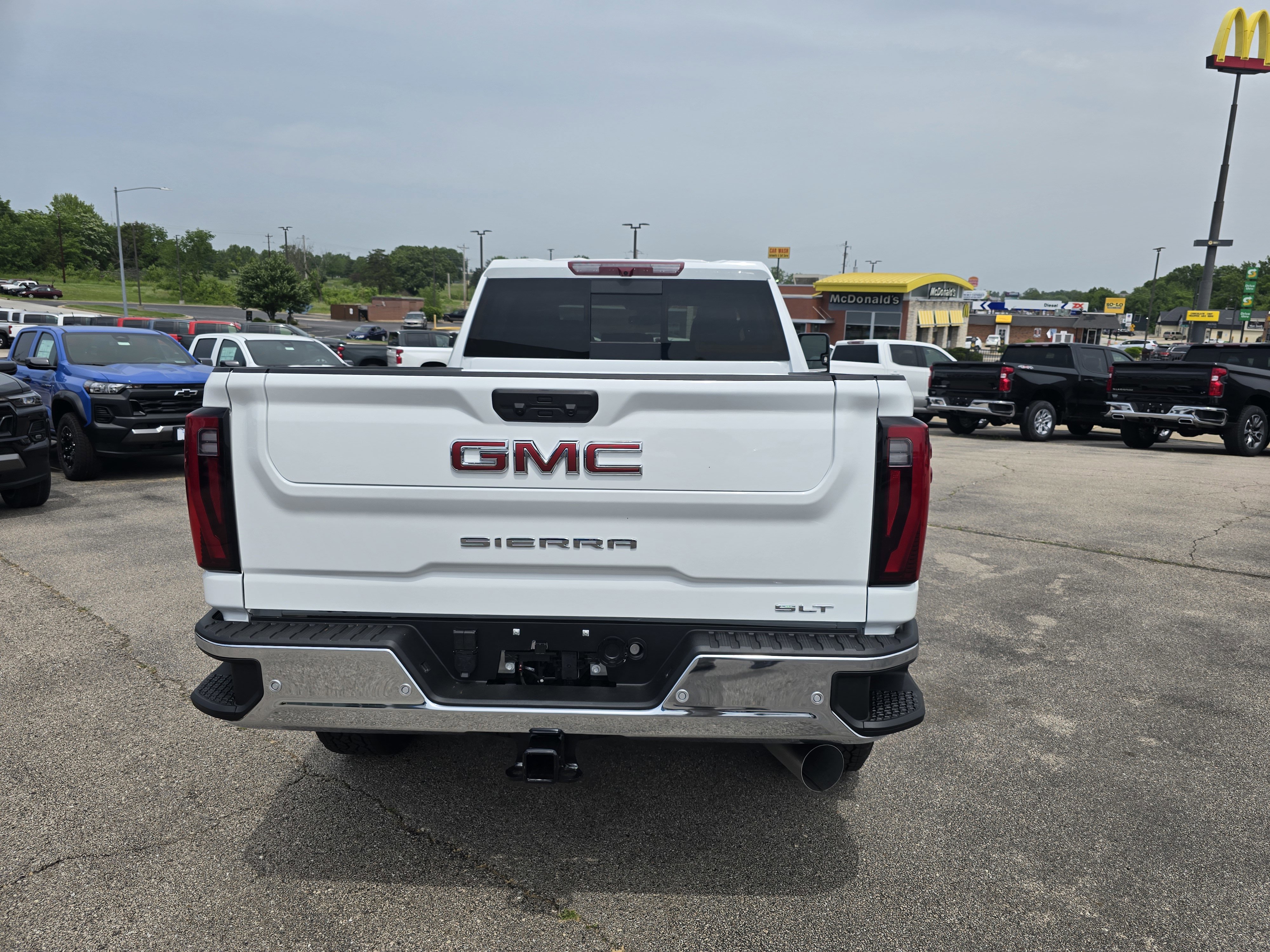 New 2025 GMC Sierra 2500 SLT w/ SLT Convenience Package image 4
