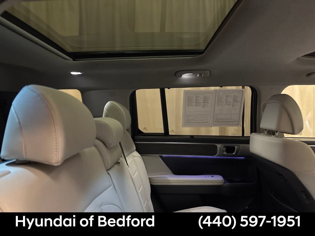 Used 2025 Hyundai Santa Fe Limited AWD/4WD image 28