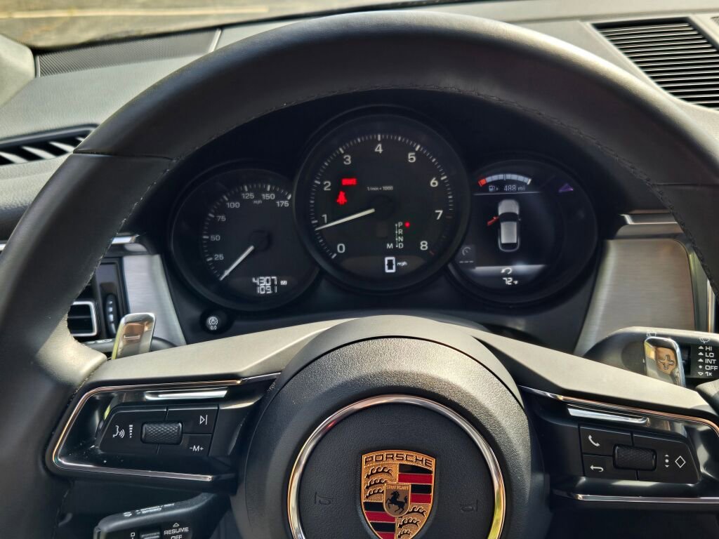Certified 2025 Porsche Macan image 29