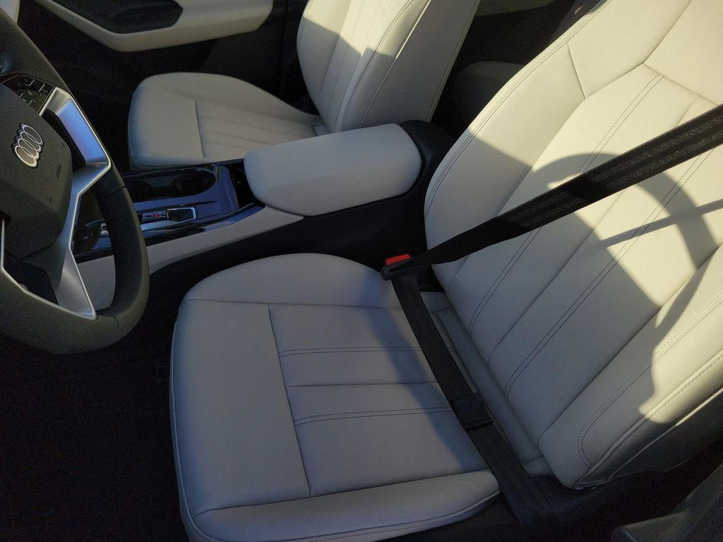 New 2025 Audi Q6 e-tron Premium image 17