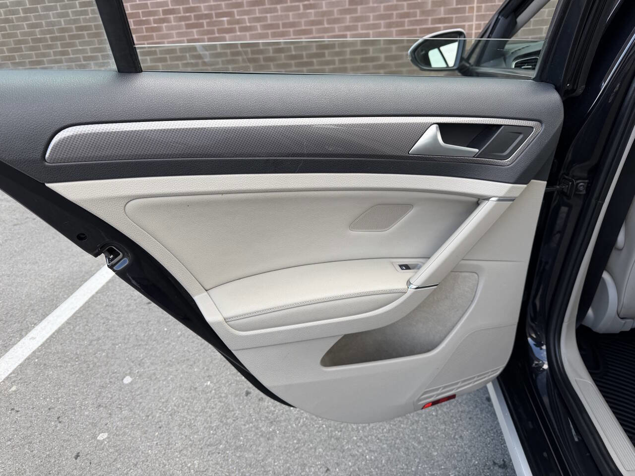 Used 2019 Volkswagen Golf Alltrack S image 34