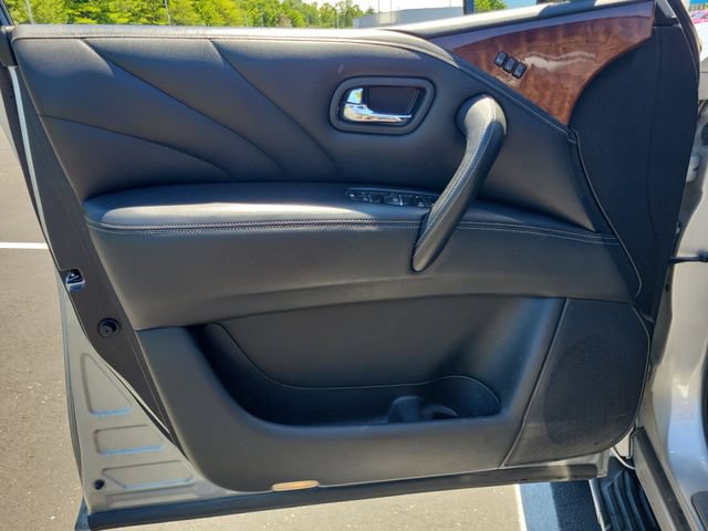 Used 2016 INFINITI QX80 4WD w/ Deluxe Technology Package image 40