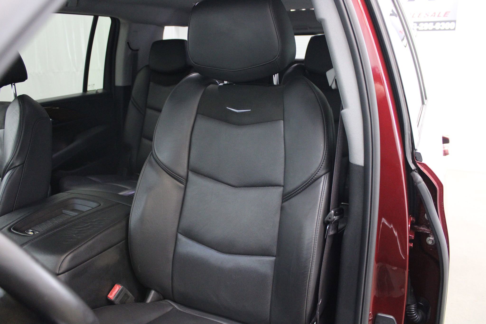 Used 2017 Cadillac Escalade ESV Luxury image 18