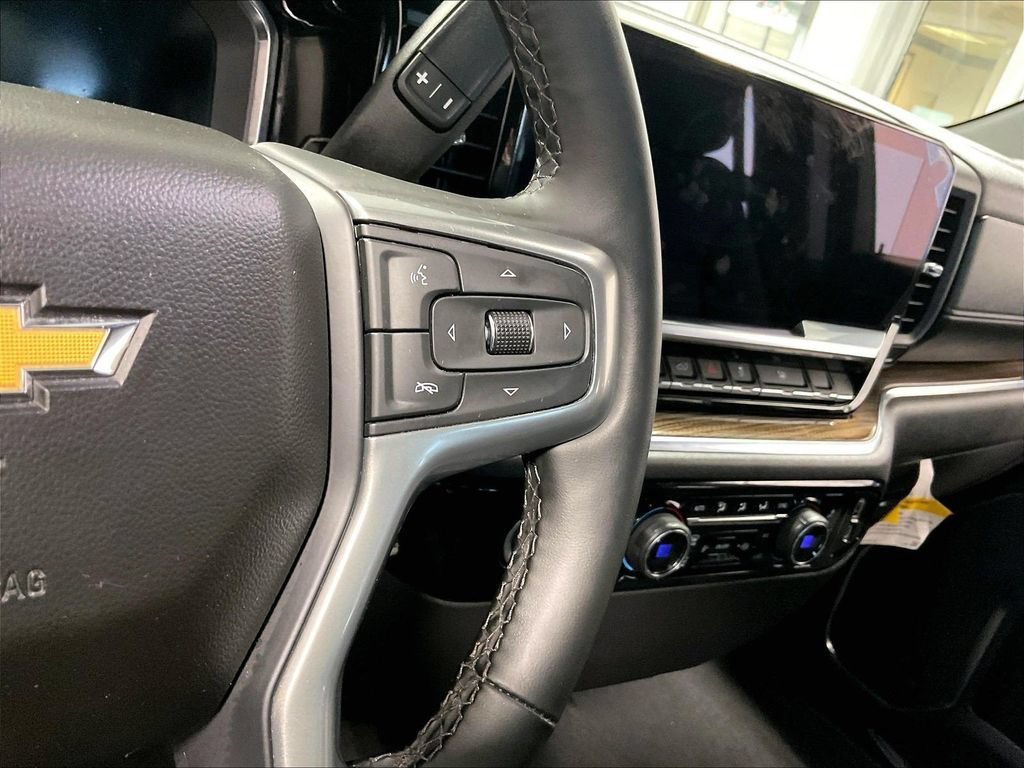 Used 2023 Chevrolet Silverado 1500 LT AWD/4WD image 23