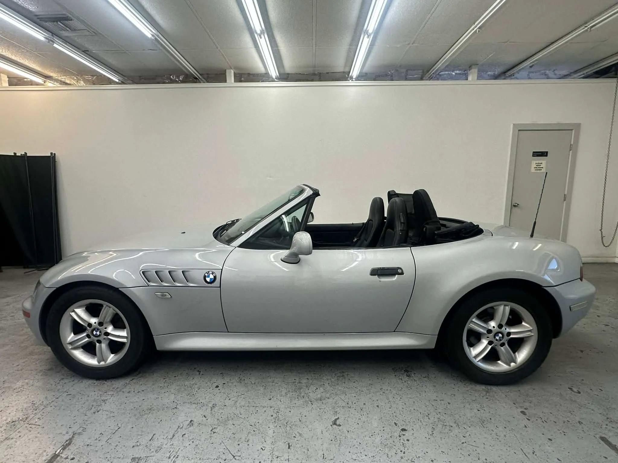 Used 2000 BMW Z3 2.5i image 40