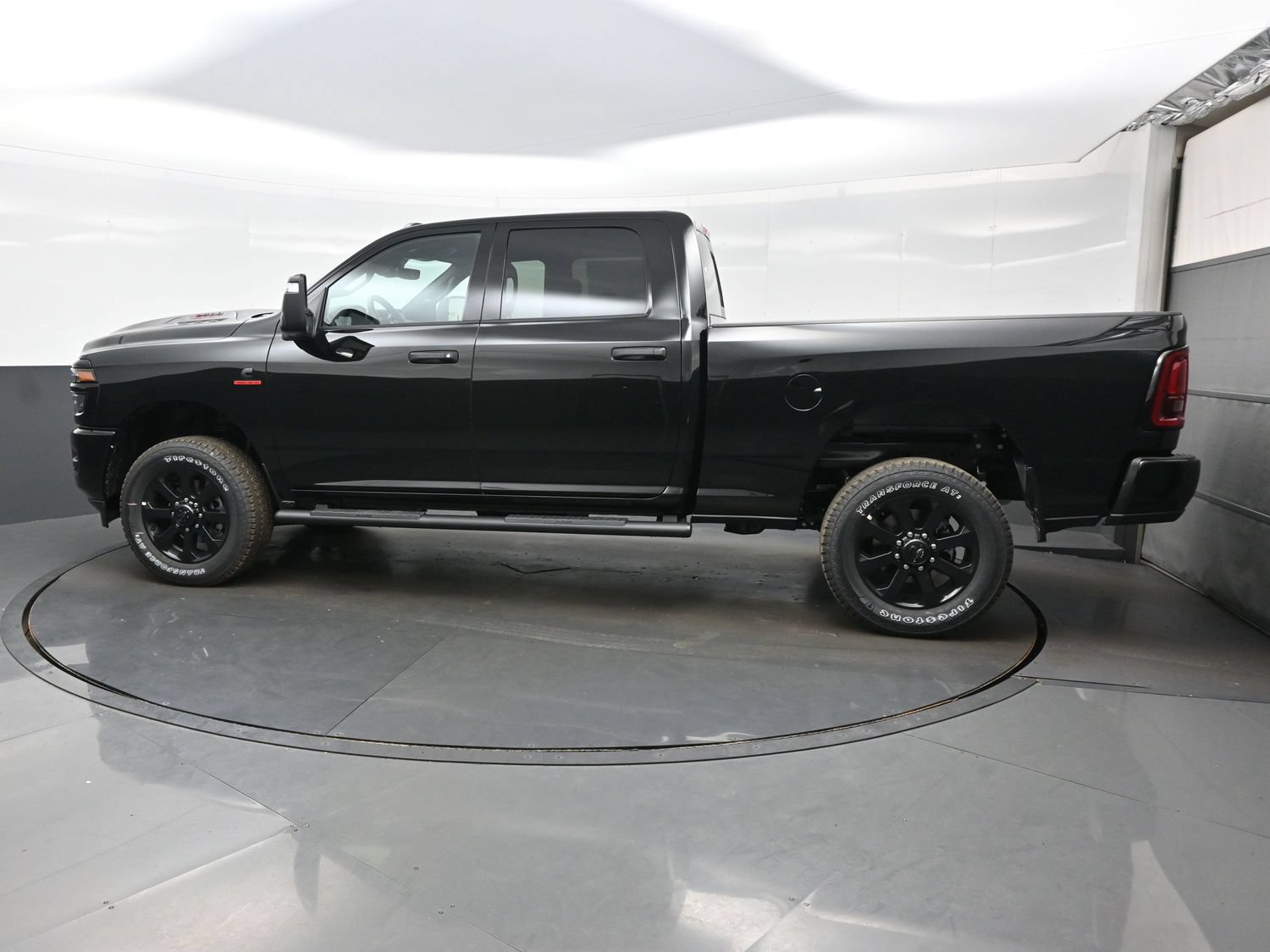 New 2026 RAM 2500 Tradesman AWD/4WD image 4