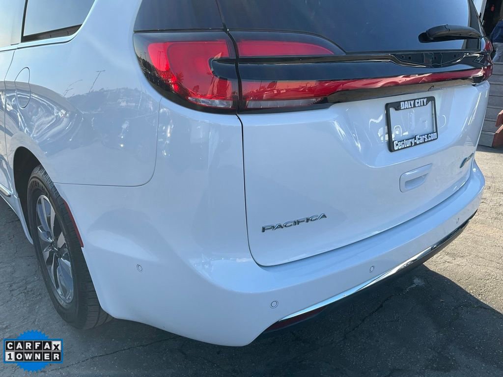Used 2022 Chrysler Pacifica Limited w/ Uconnect Theater Family Group image 91