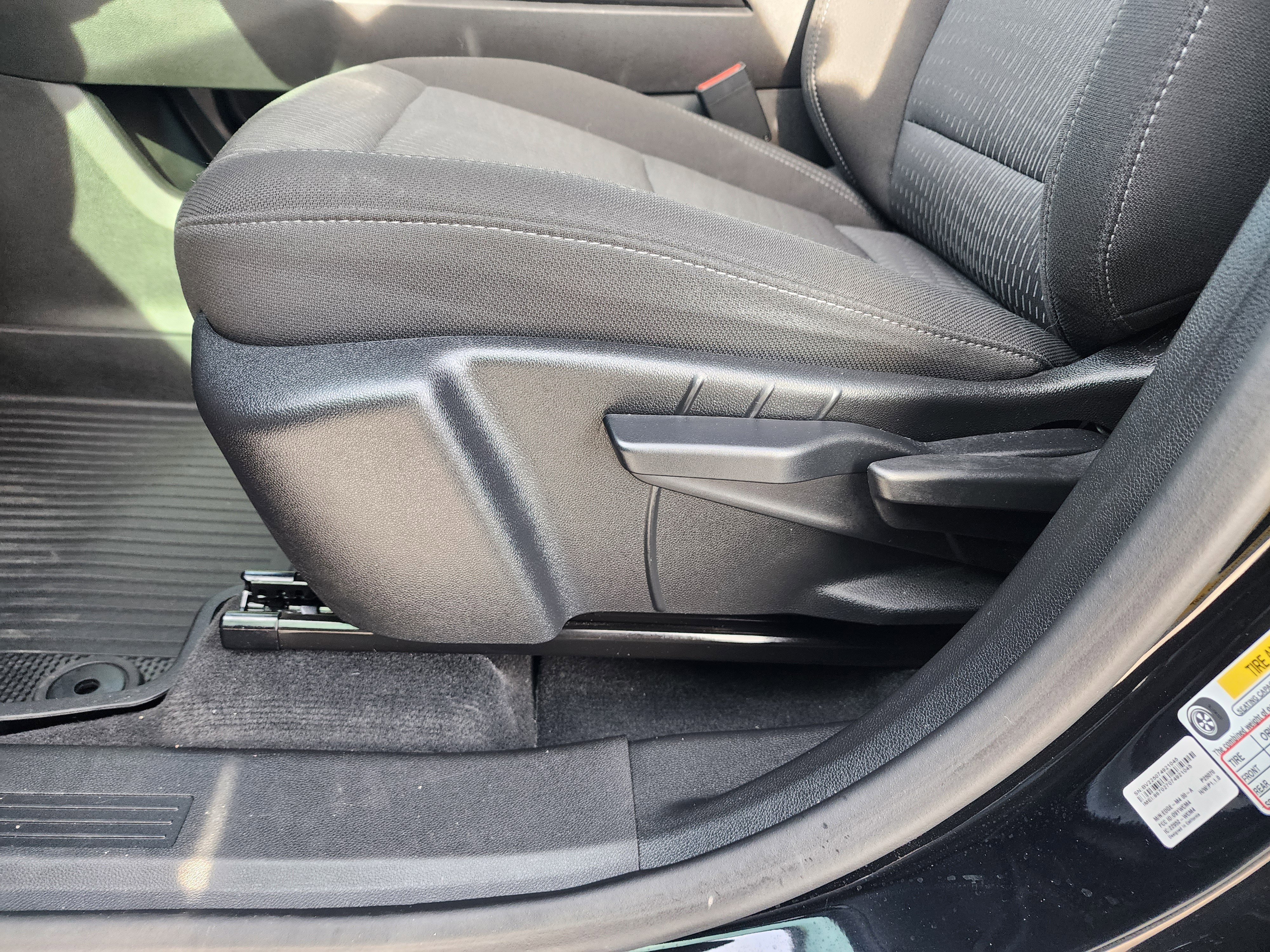 Used 2025 Chevrolet Equinox LT image 25