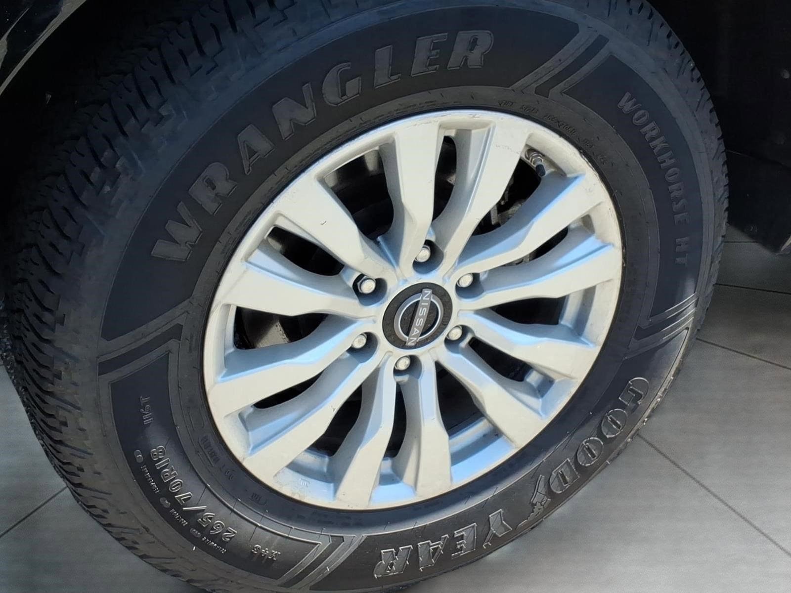 Used 2024 Nissan Armada SV AWD/4WD image 5