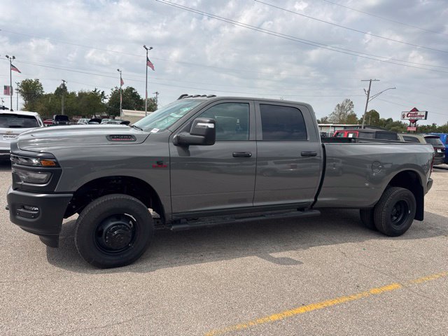 New 2027 RAM 3500 Tradesman AWD/4WD image 3