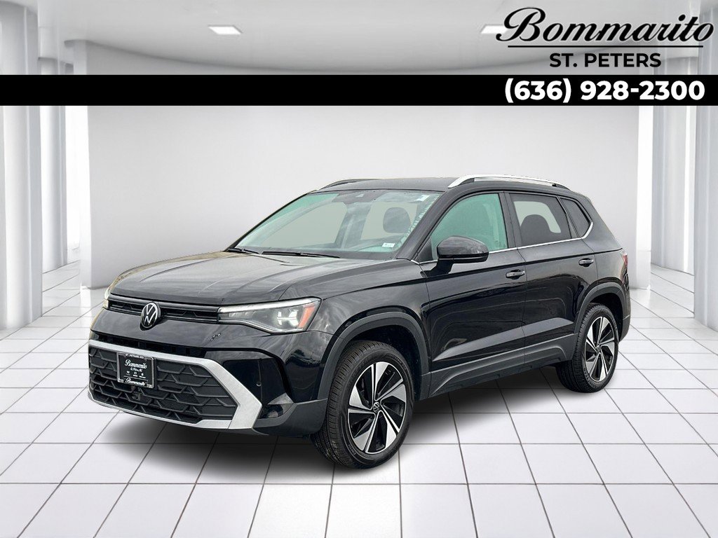 Used 2025 Volkswagen Taos SE image 1
