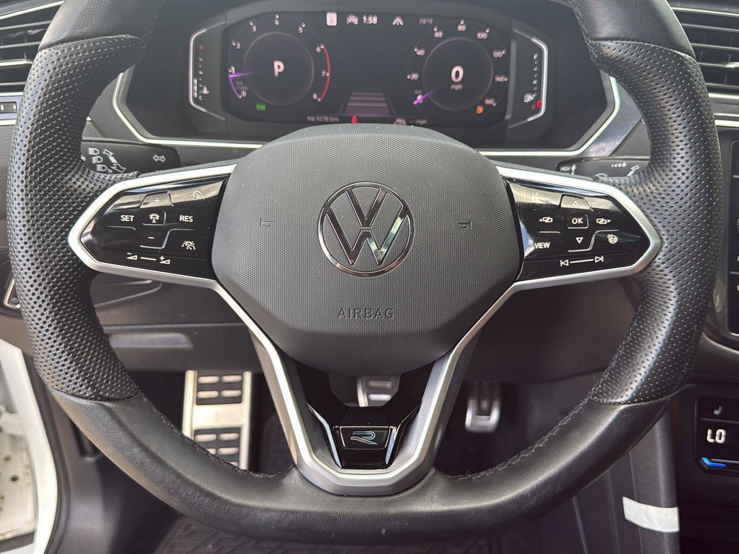 Used 2024 Volkswagen Tiguan SEL R-Line w/ MDO Package, Two-Row image 16