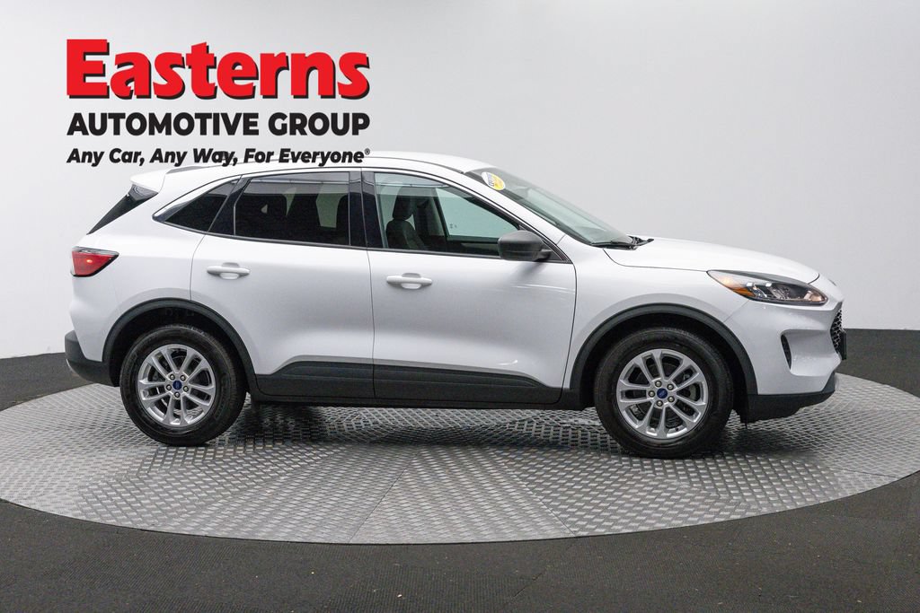 Used 2022 Ford Escape SE FWD image 4