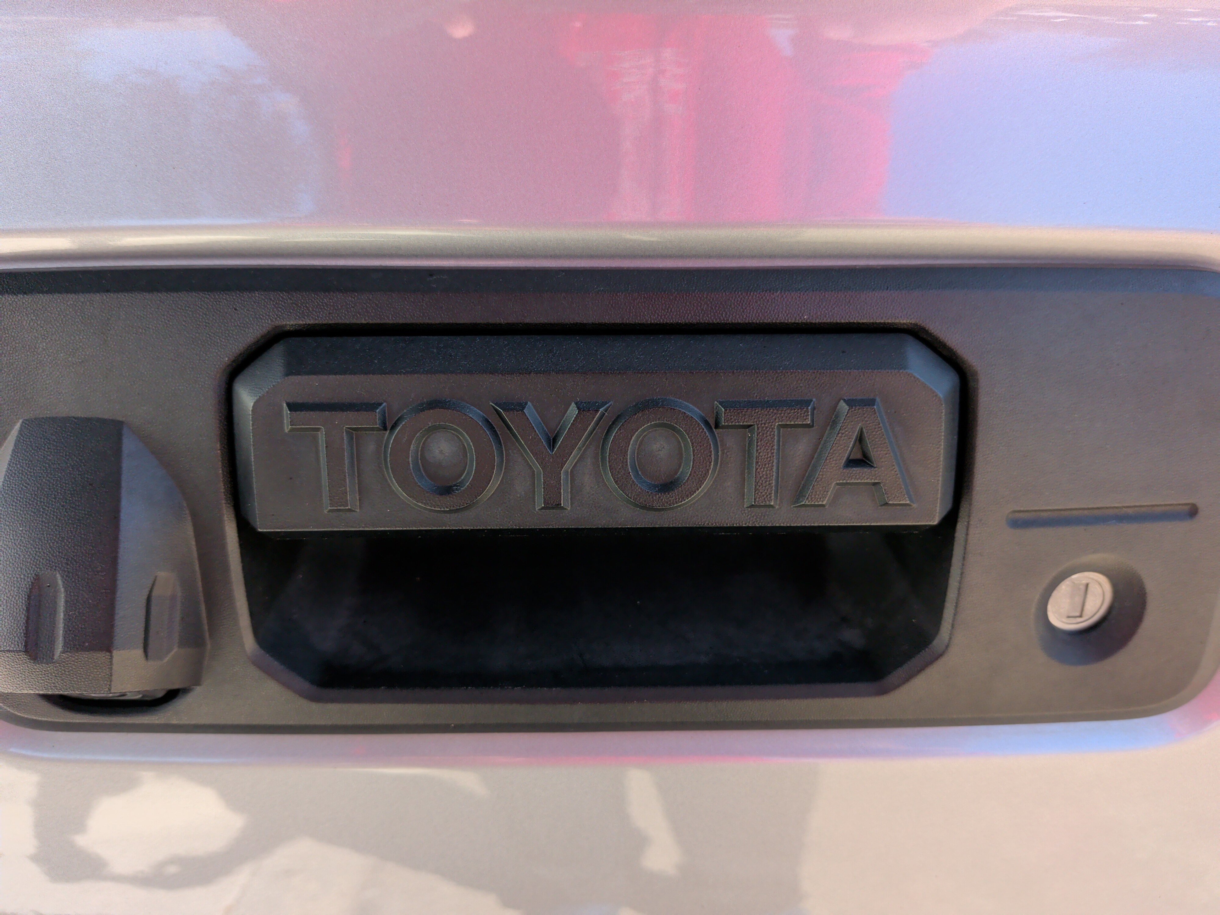 Used 2018 Toyota Tacoma Limited image 41