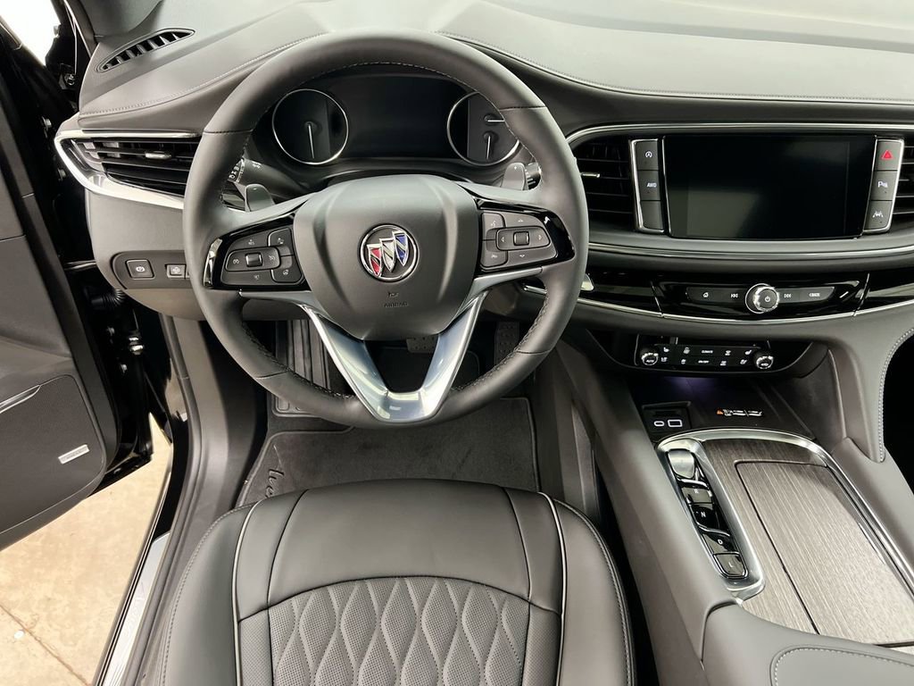 Used 2024 Buick Enclave Avenir AWD/4WD image 21