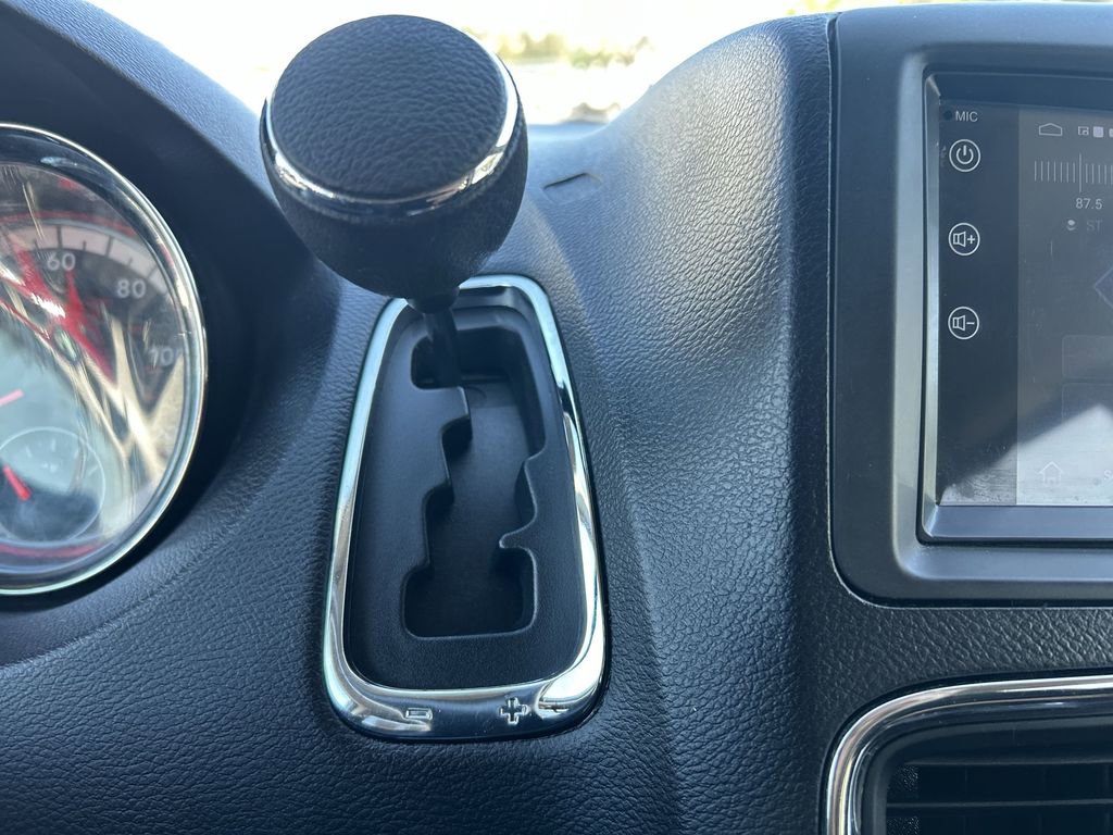 Used 2014 Dodge Grand Caravan SXT image 18