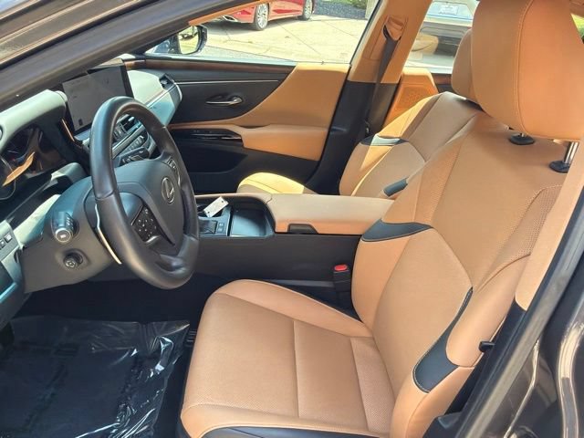 Used 2025 Lexus ES 300h F Sport w/ Accessory Package (Z1) FWD image 13