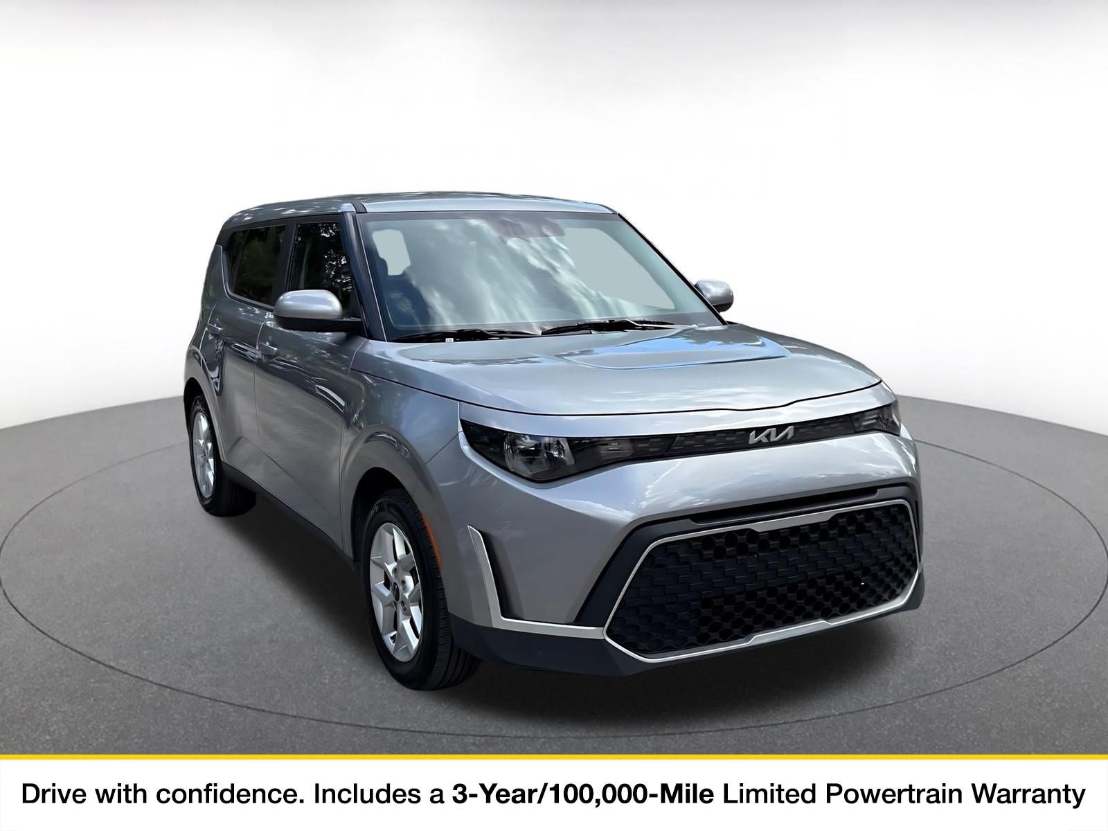 Used 2025 Kia Soul LX w/ LX Technology Package FWD image 1