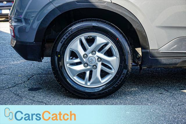 Used 2021 Hyundai Venue SE FWD image 16