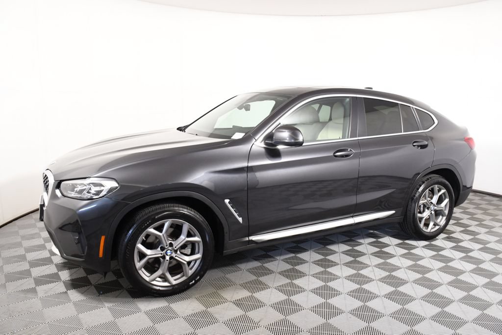 Used 2023 BMW X4 xDrive30i AWD/4WD image 2